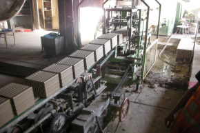 تواجه مواقد الفحم من الطوب المجوف واجهة تهوية الصرف الصحي المصنعة في بولندا