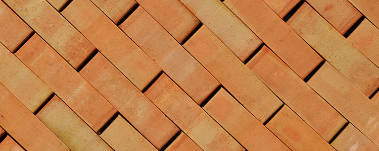 تواجه مواقد الفحم من الطوب المجوف واجهة تهوية الصرف الصحي المصنعة في بولندا